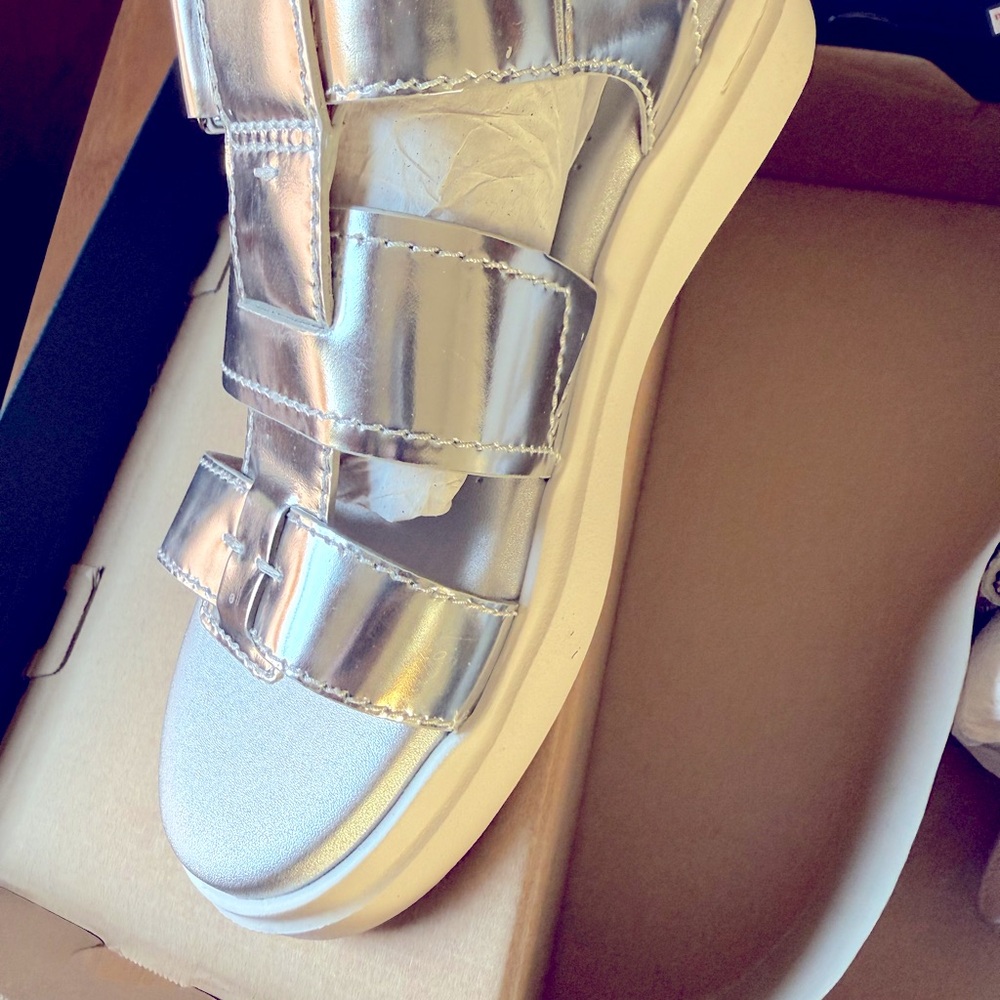 NIB Cole Haan Silver Grandpa Fisherman Sandals SZ 7 - Picture 4 of 4
